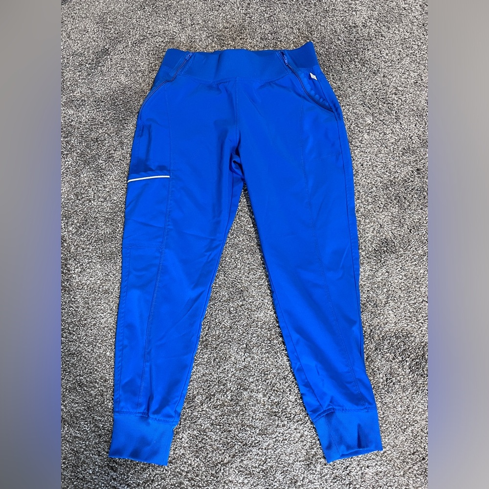 Cherokee scrub pants jogger style